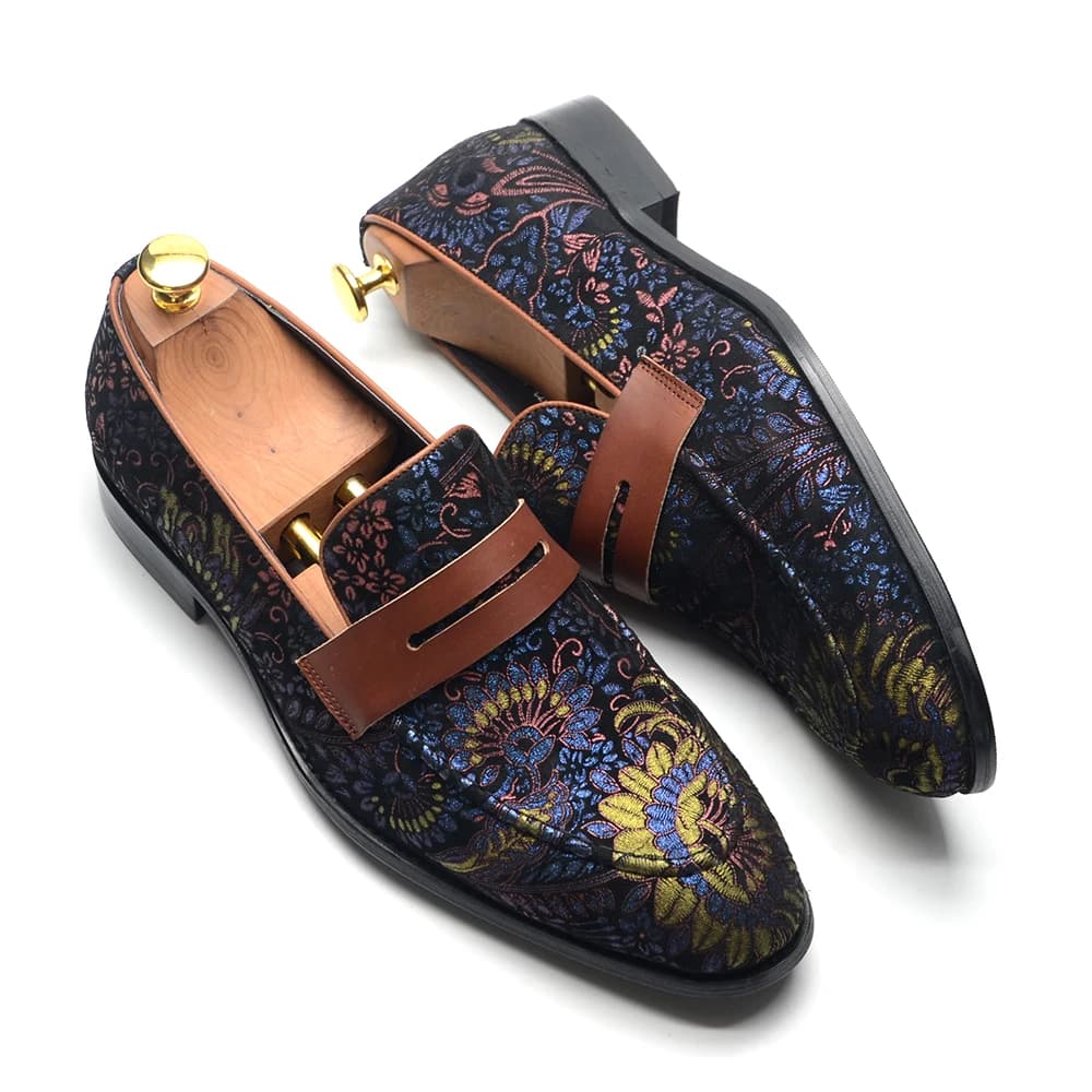 Scarpe Eleganti da Uomo Classiche Europee in Morbida Pelle Scamosciata con Motivo Floreale, Mocassini Penny per Banchetti e Feste Formali