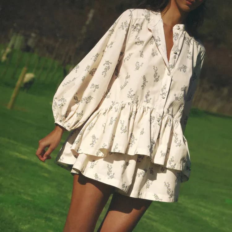 Completo Due Pezzi da Donna con Stampa: Blusa a Collo Alto a Maniche Lunghe + Pantaloncini a Vita Alta - Nuovi Outfit alla Moda