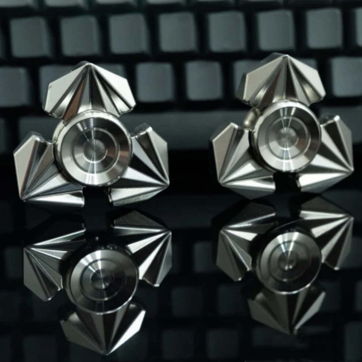 Crossbones Metallo Fidget Spinner Slider EDC Giocattoli Antistress Sensoriale ADHD Agitarsi Giocattoli Cuscinetto Silenzioso Durevole Spin