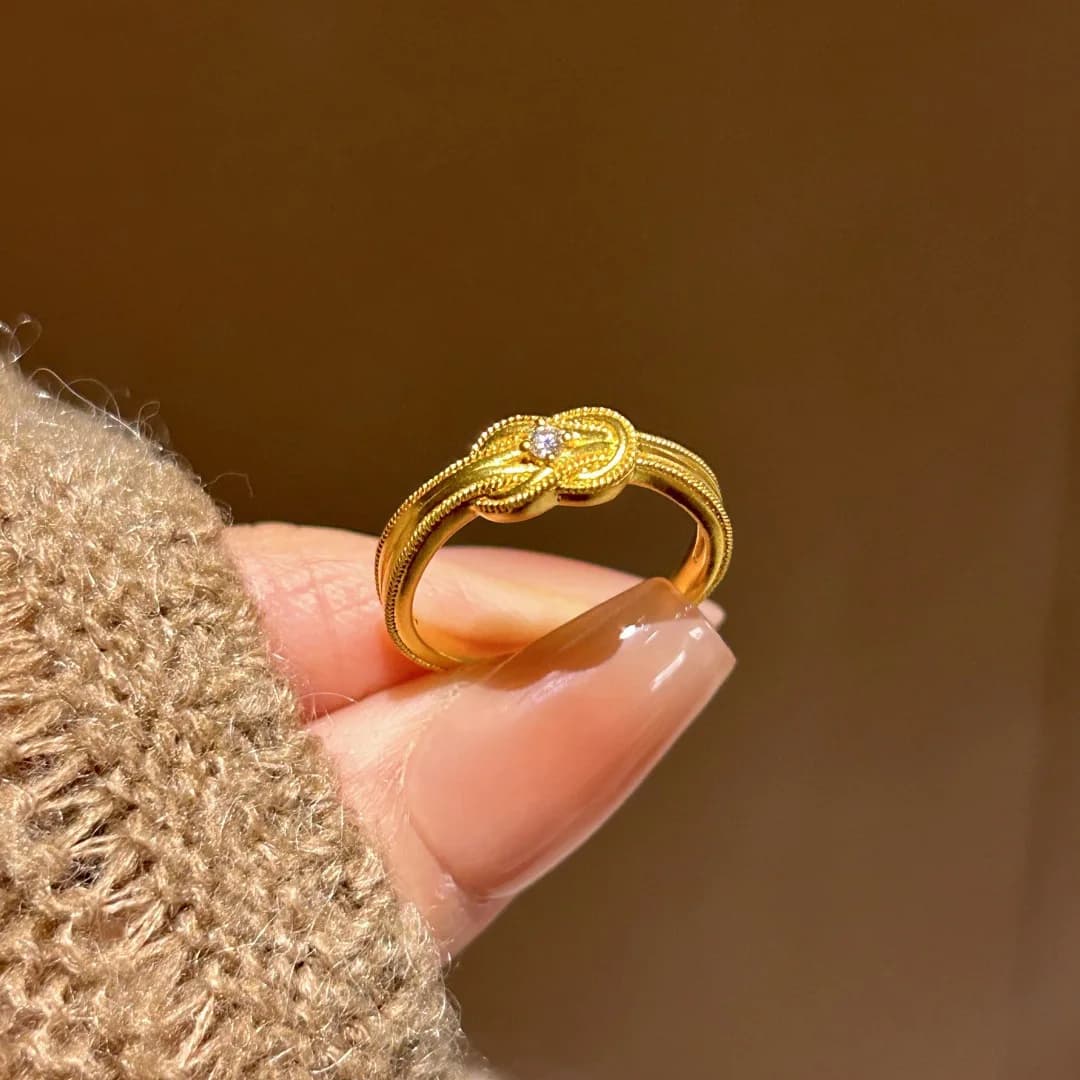 Anelli di diamanti a pois lucidi classici artigianali in oro antico per ciondoli da donna, design alla moda, anello di lusso leggero, regalo di gioielli per banchetti