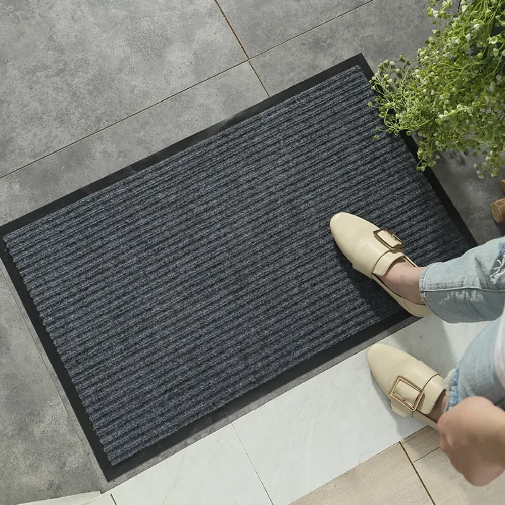 Tappetino per porta con scanalatura a strisce antiscivolo Tappeto per corridoio rettangolare resistente allo sporco Tappetino di benvenuto anti-fouling assorbente per esterni