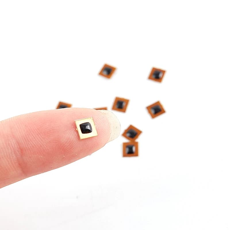 5 pezzi di etichette adesive RFID programmabili 5*5mm Micro FPC NFC Ntag213 con raggio di lettura di 1mm