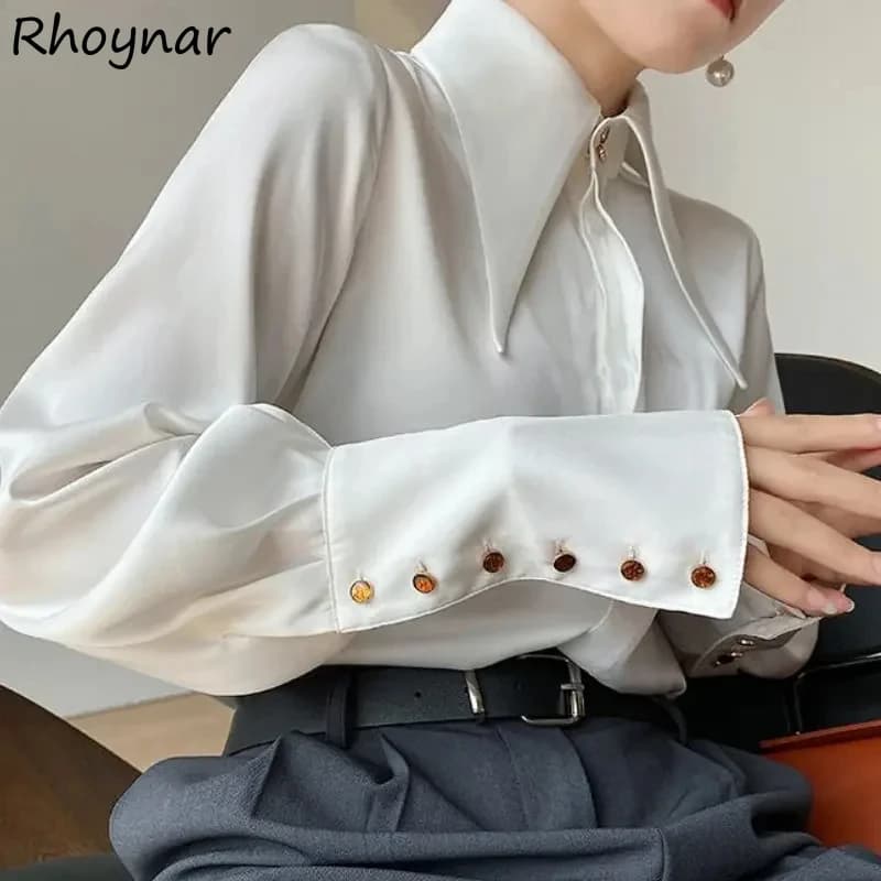 Camicie in raso da donna larghe ed eleganti primavera stile francese design con bottoni ufficio donna temperamento vintage solido tutto-fiammifero tenero chic