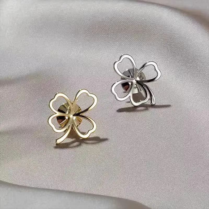 Cute Mini Lucky Clover Brooches Women's Exquisite Flower Leaf Lapel Pin Clothes Sweater Jacket Clothing Accessories