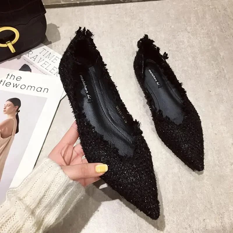 Scarpe da donna di grandi dimensioni 2025 Scarpe basse di nuova moda primaverile Scarpe casual poco profonde con fondo morbido stile francese a punta versatile