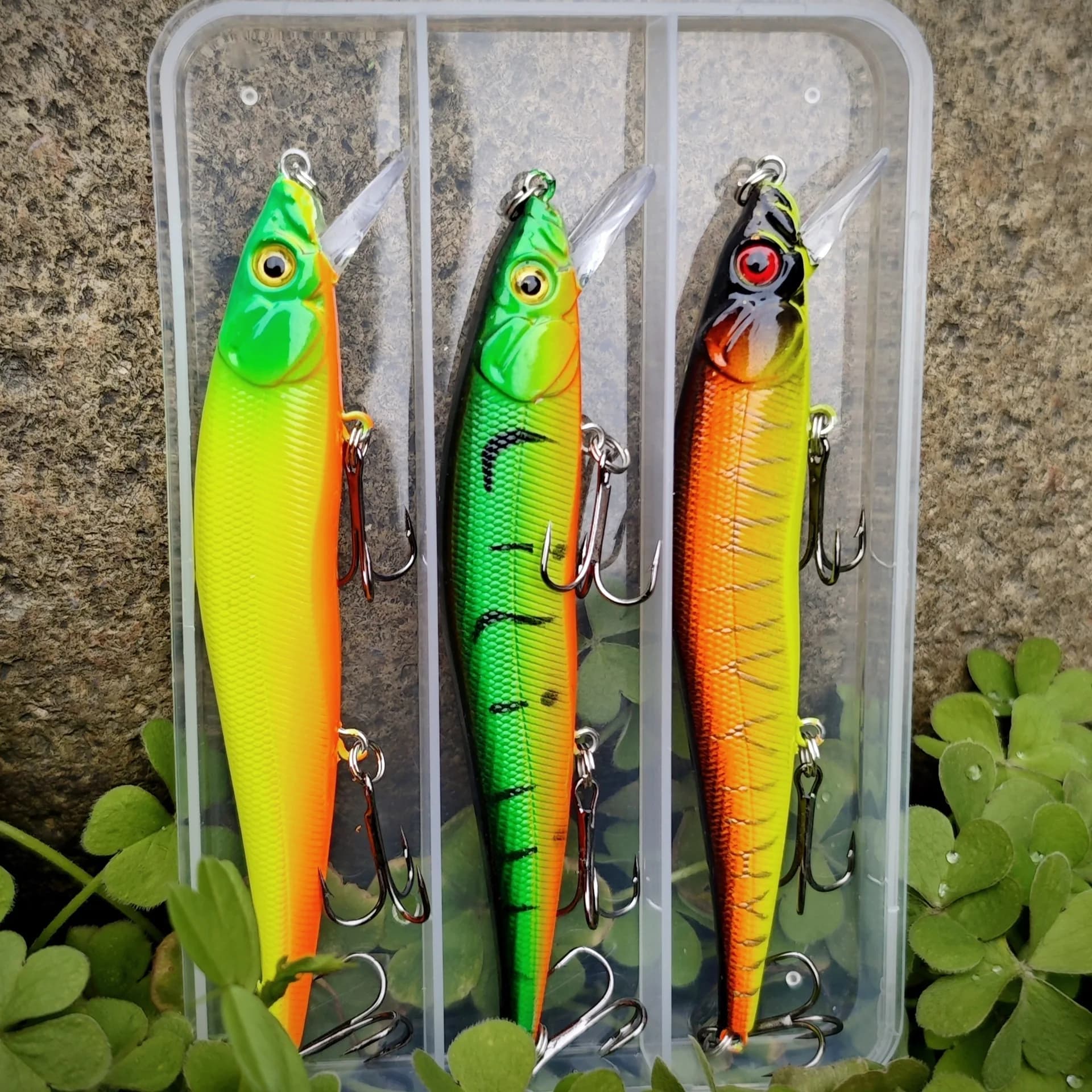 Esca Artificiale Galleggiante Minnow con Sonaglio a Perline 12cm 13.5g, Esca Dura Simulata in Scatola per Acqua Dolce e Salata, per Bass, Trota, Luccio - Attrezzatura da Pesca