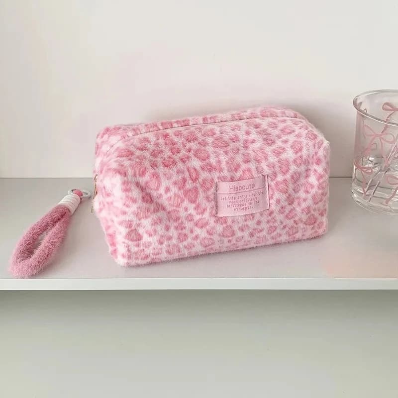 INS Astuccio per matite in peluche leopardato Astuccio per cancelleria portatile estetico per studenti Organizzatore da scrivania Borsa per cosmetici pelosa Kawaii