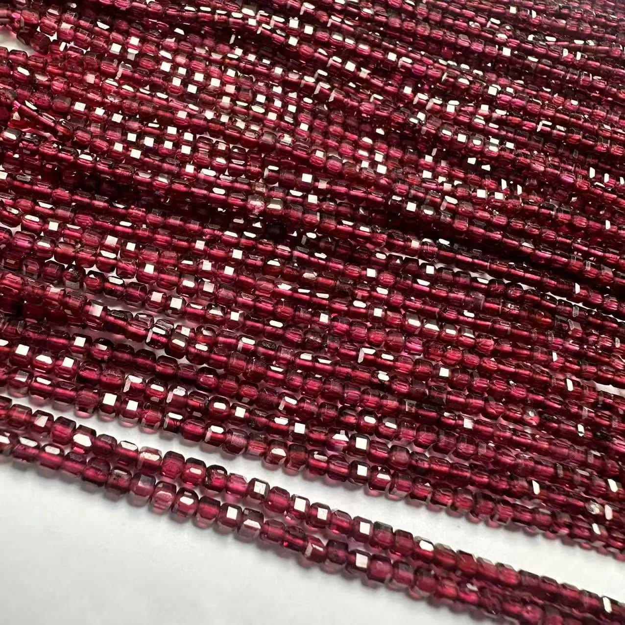 Red Tormalina Cube Melted Pearls Mozambique Wine with Crystal Mosque Clasp for Necklaces and Bracelets