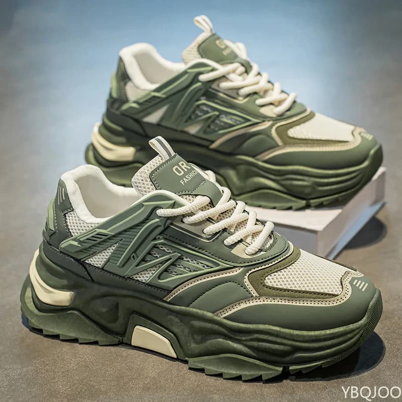 Nuove scarpe traspiranti in mesh primaverile sneakers casual da uomo comode scarpe versatili alla moda con suola spessa che aumentano l'altezza