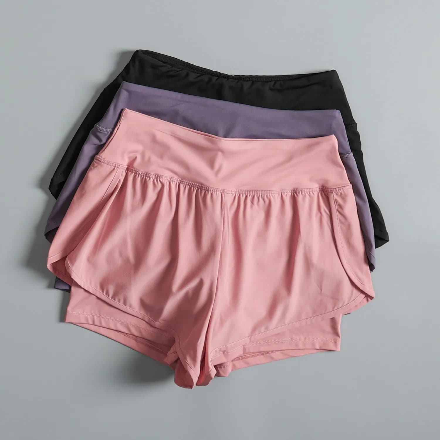 Pantaloncini da ciclismo e corsa anti-esposizione per donna, set estivo due pezzi per yoga e fitness, pantaloni a tre pezzi ad asciugatura rapida