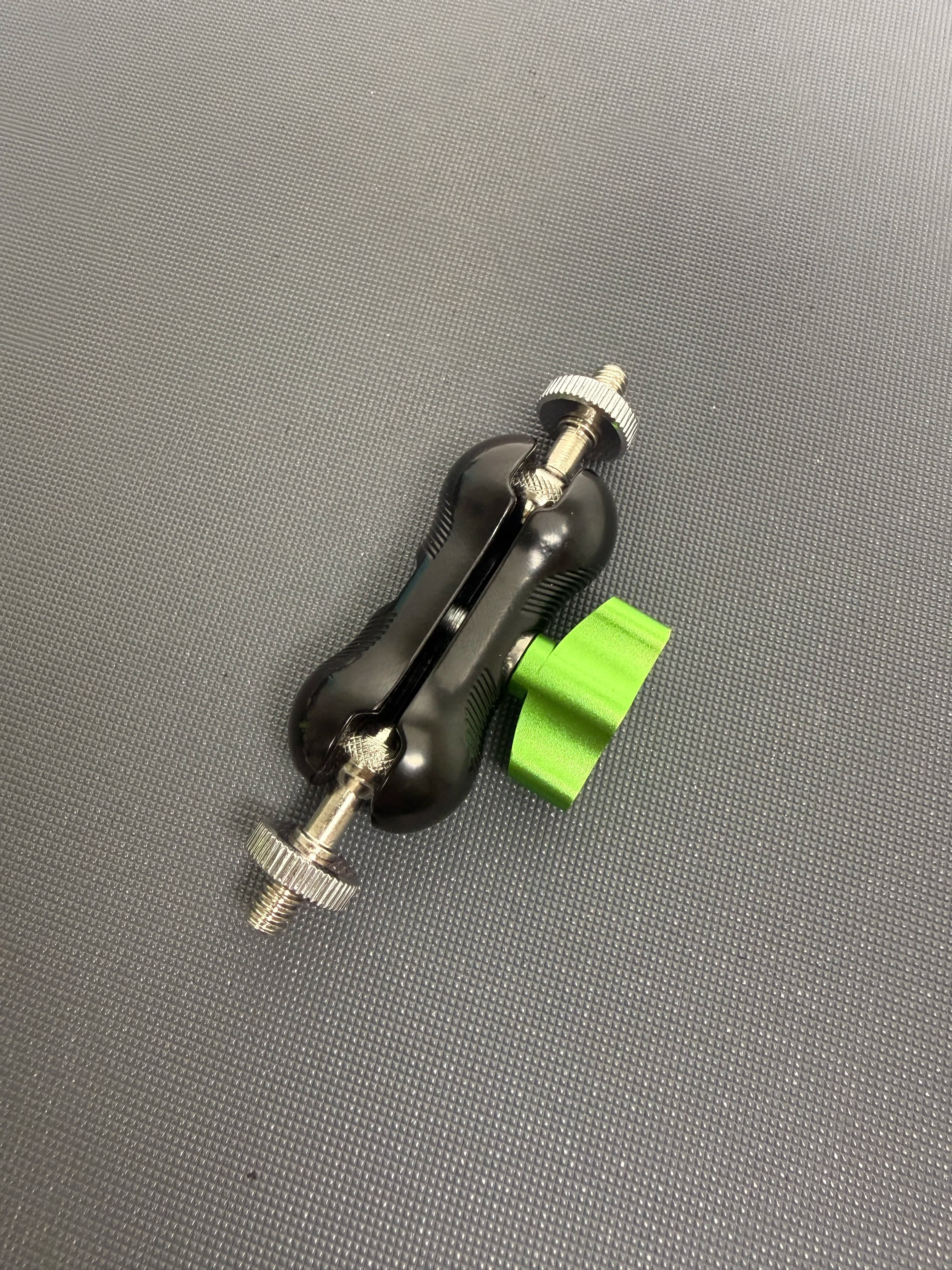 Universal Metal Pea Pod 360 Rotation 17mm Ball Head 1/4 Inch Phone Holder Replacement Part for Camera Tripod Stand