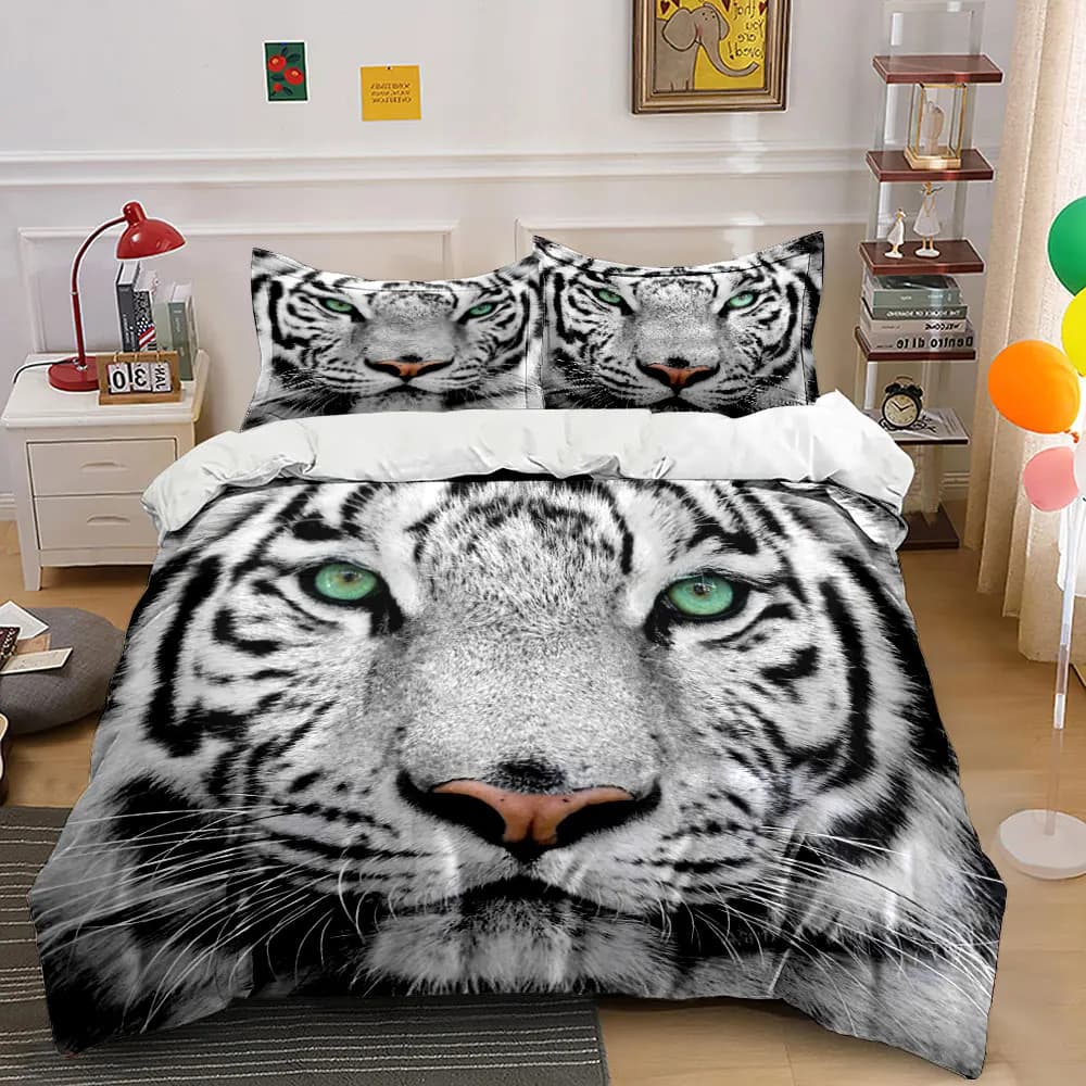 Ritratto di tigre bianca con occhi verde brillante. Set di biancheria da letto con copripiumino morbido e confortevole, include 1 copripiumino e 2 federe.