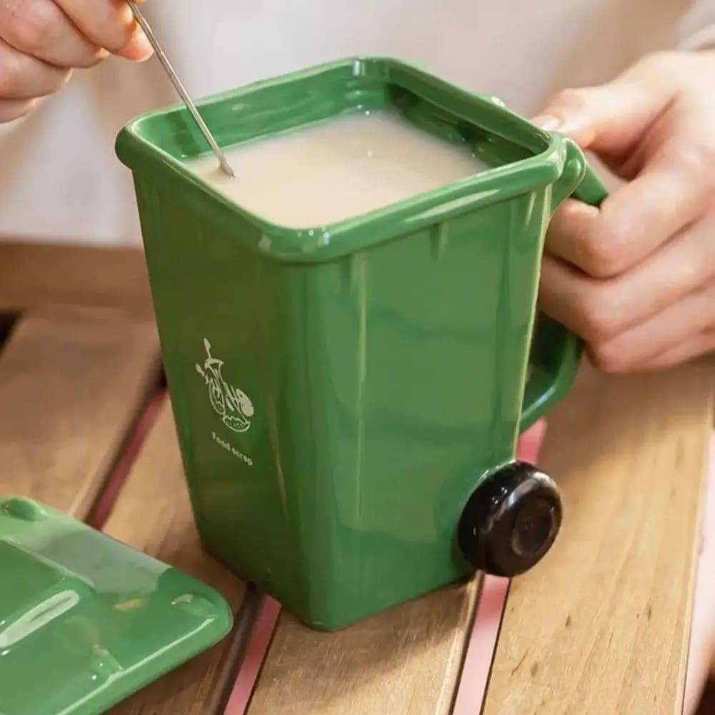 Tazza in Ceramica Creativa a Forma di Pattumiera, Tazza Esteticamente Gradevole, Regalo Divertente di Compleanno, Bicchiere per Studenti Dormitorio