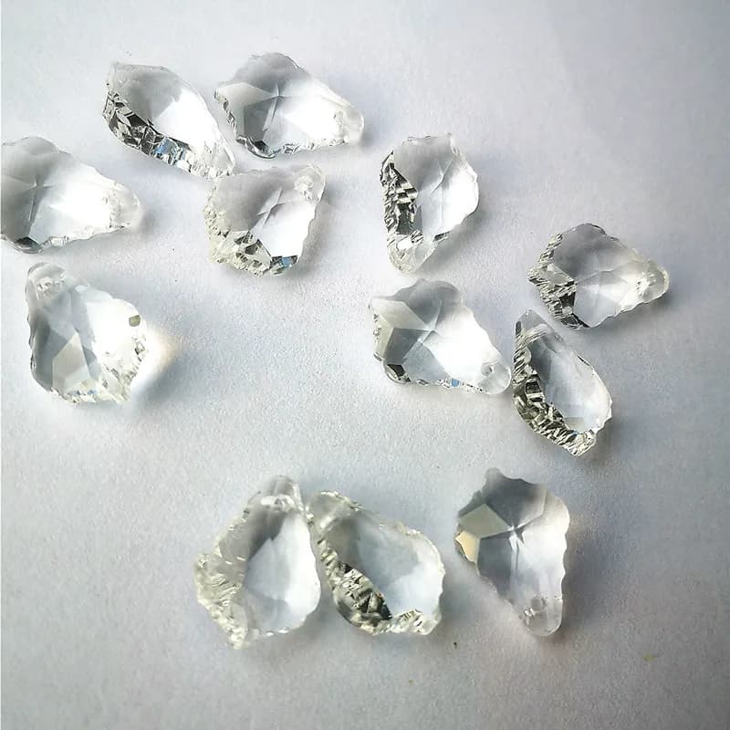 Top Quality 50pcs 16mm Clear Crystal Maple Leaf Drops Glass Ornament Christmas Tree Decor DIY Suncatcher Pendants Jewelry Making