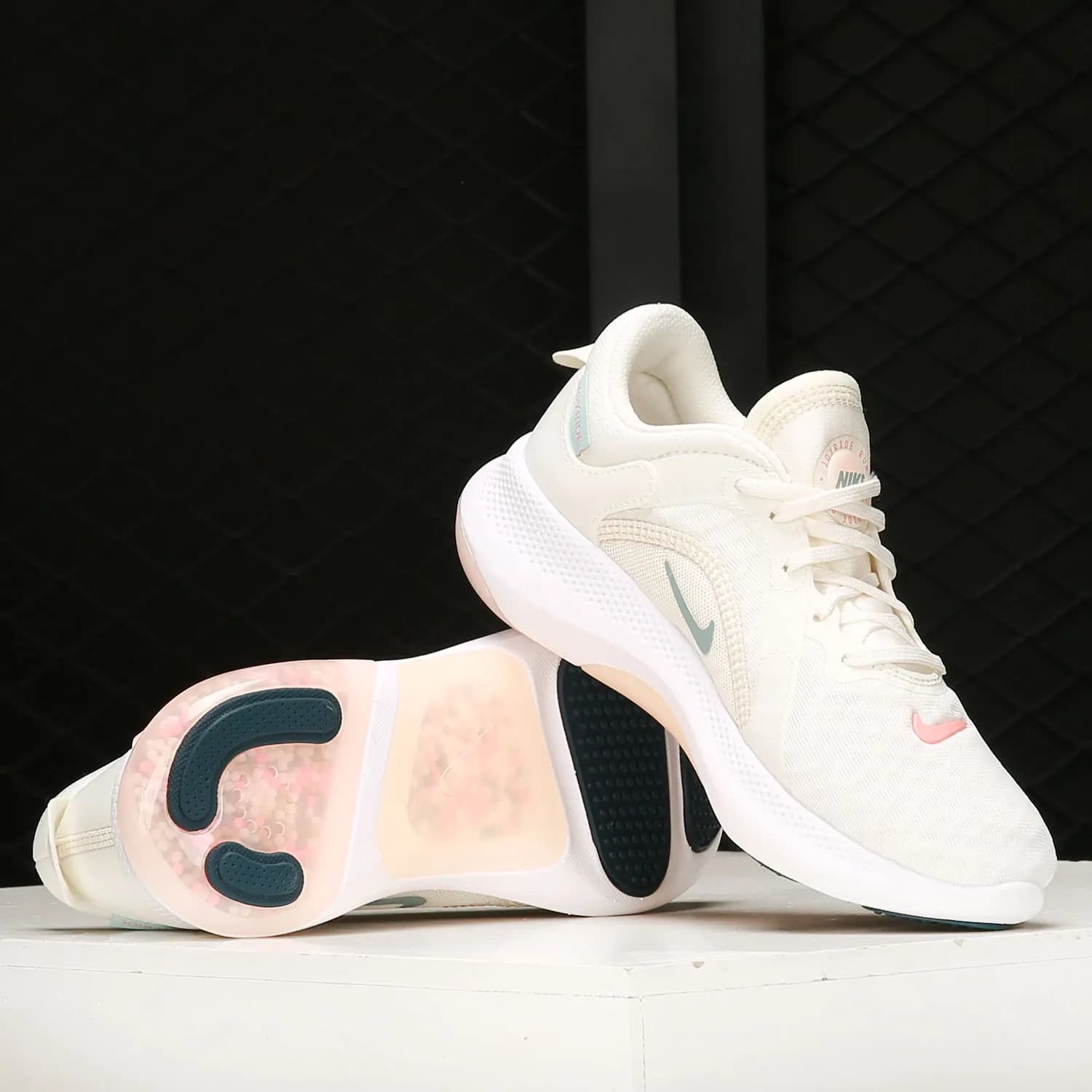 Scarpe da corsa Nike Authentic Joyride Dual Run 2 da donna con ciottoli CT0311-104