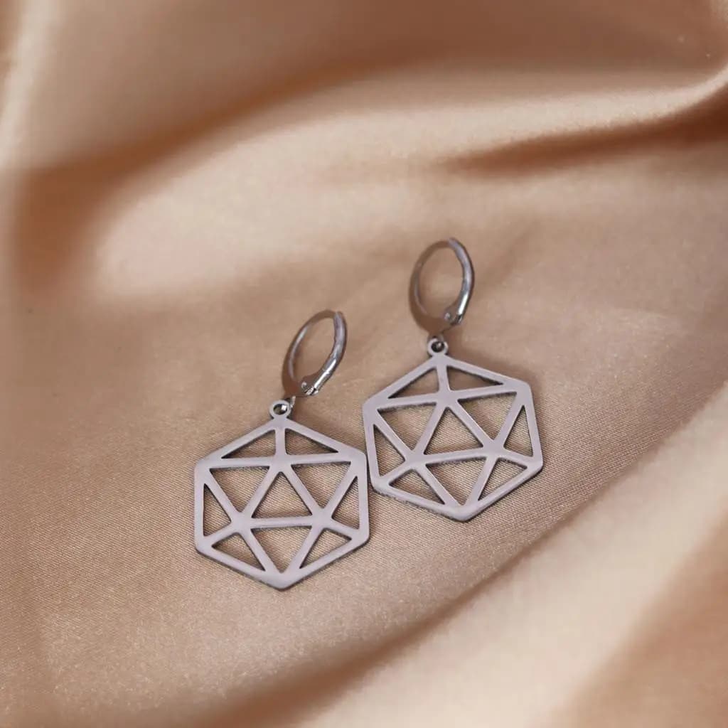 Cxwind semplice intaglio laser D20 orecchini poliedrici dadi fascino orecchino dadi gioielli-DUNGEONS and DRAGONS Ear rings