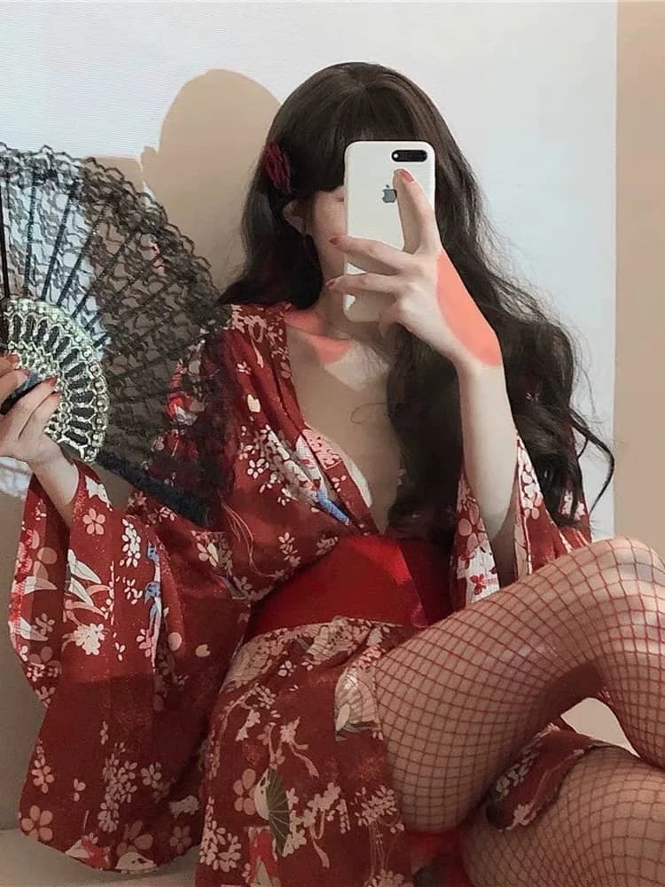 Sesso Kimono giapponese Indumenti da notte sexy Vestito cosplay per le donne Stile tradizionale Abito Yukata Sakura Costumi Pigiama Cintura di seta morbida