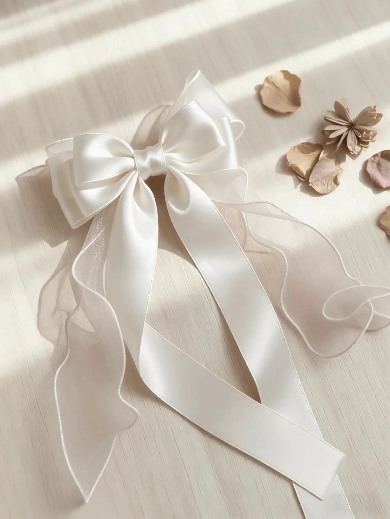 Grande fiocco per capelli in organza satinata bianca per donna, elegante fermaglio a strati con nastro e coda lunga