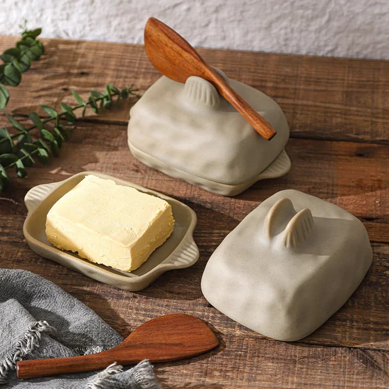 19.5cm Ceramic Butter Dish with Lid Wooden Knife Butter Container Cheese Storage Box Kitchen Countertop Coarse Pottery Tableware