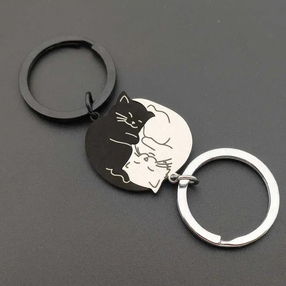 Ciondolo per Innamorati, Creativo Portachiavi in Bianco e Nero, Anello Portachiavi in Acciaio Inox a Forma di Gatto, Regalo Romantico per San Valentino