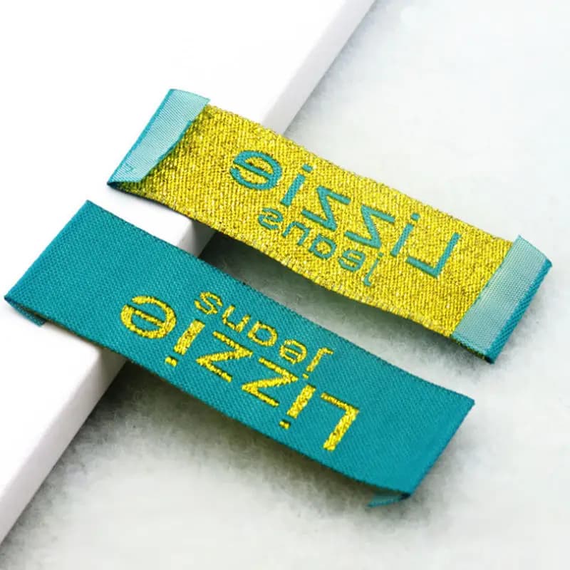 Etichette tessute personalizzate di lusso - Etichette tessute personalizzate Eleganti etichette di marca metallizzate dorate lucide per abbigliamento Borse Cappelli Cappelli Divano