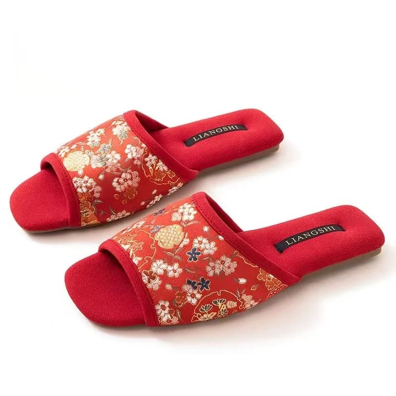 Pantofole da donna ricamate in seta con una sola parola Suola morbida antiscivolo Traspirante Stile etnico Pantofole da casa con suola piatta Pantofole silenziose