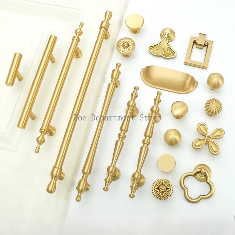 Maniglia in ottone per porta dell'armadio Armadio francese Maniglia per porta di lusso leggera Maniglia moderna semplice in rame per cassetto dorato americano