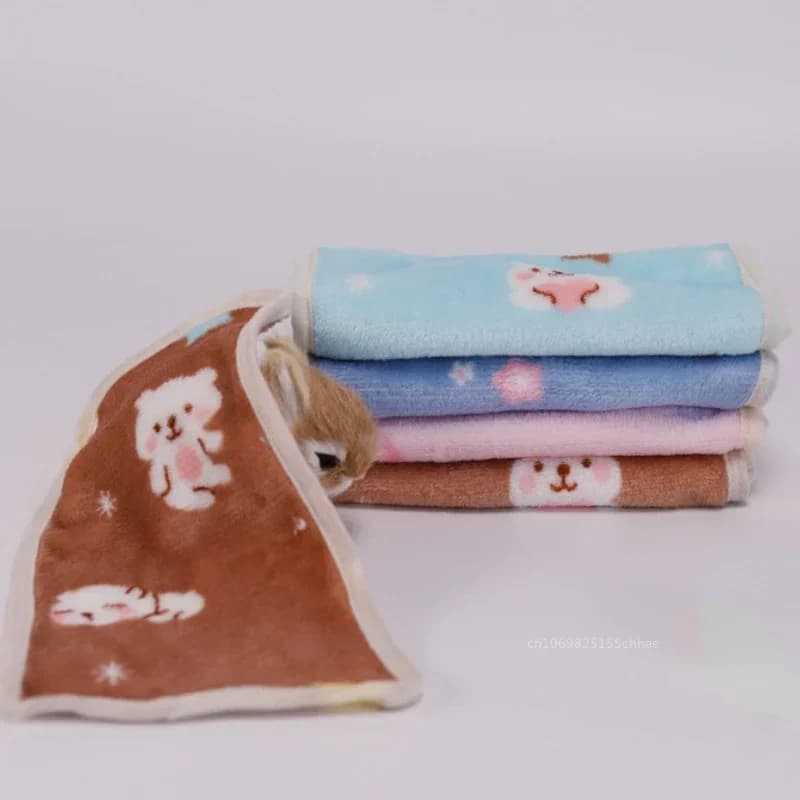 Calda coperta per criceti, porcellini d'India, piccolo oggetto per animali domestici, letto morbido, tappetino per dormire, in pile di flanella, per ricci di coniglio, accessori per piccoli animali domestici