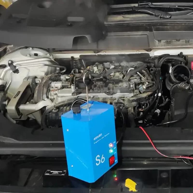 Rilevatore di perdite di fumo per auto, tester di perdite per l'aspirazione e l'escursione del fumo dal motore e dai tubi di scarico