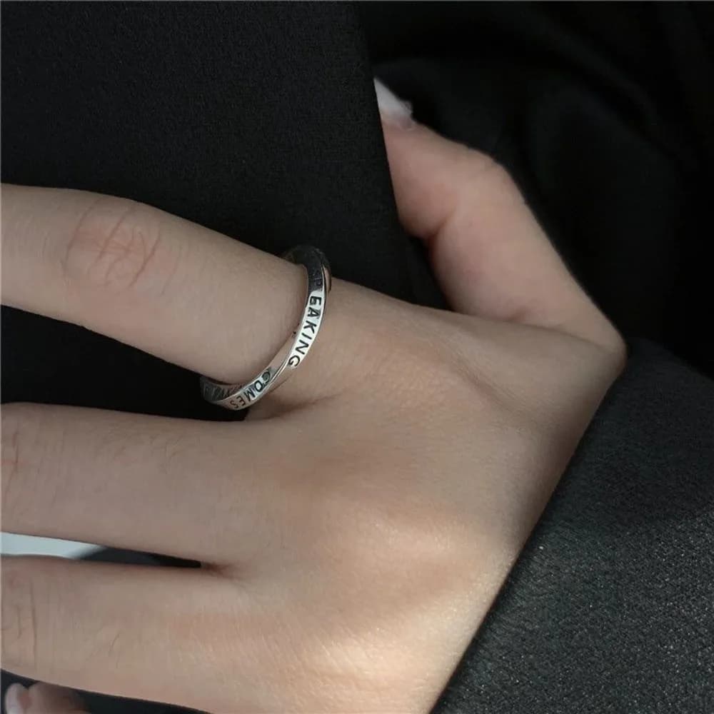 Vintage English Graffiti Letter Mobius Open Ring Adjustable Twist Design for Women Personality Party Jewelry Accessory
