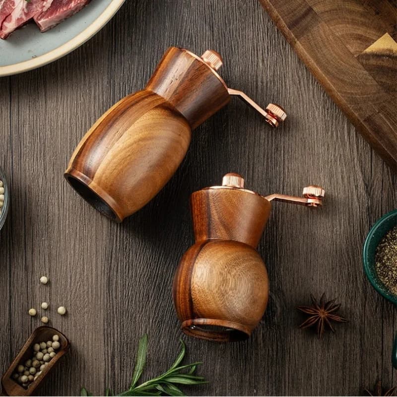 Set di macinapepe in legno a manovella con base Vaso creativo Bottiglia di macinazione di sale di pepe nero Strumenti per barbecue con nucleo in ceramica regolabile
