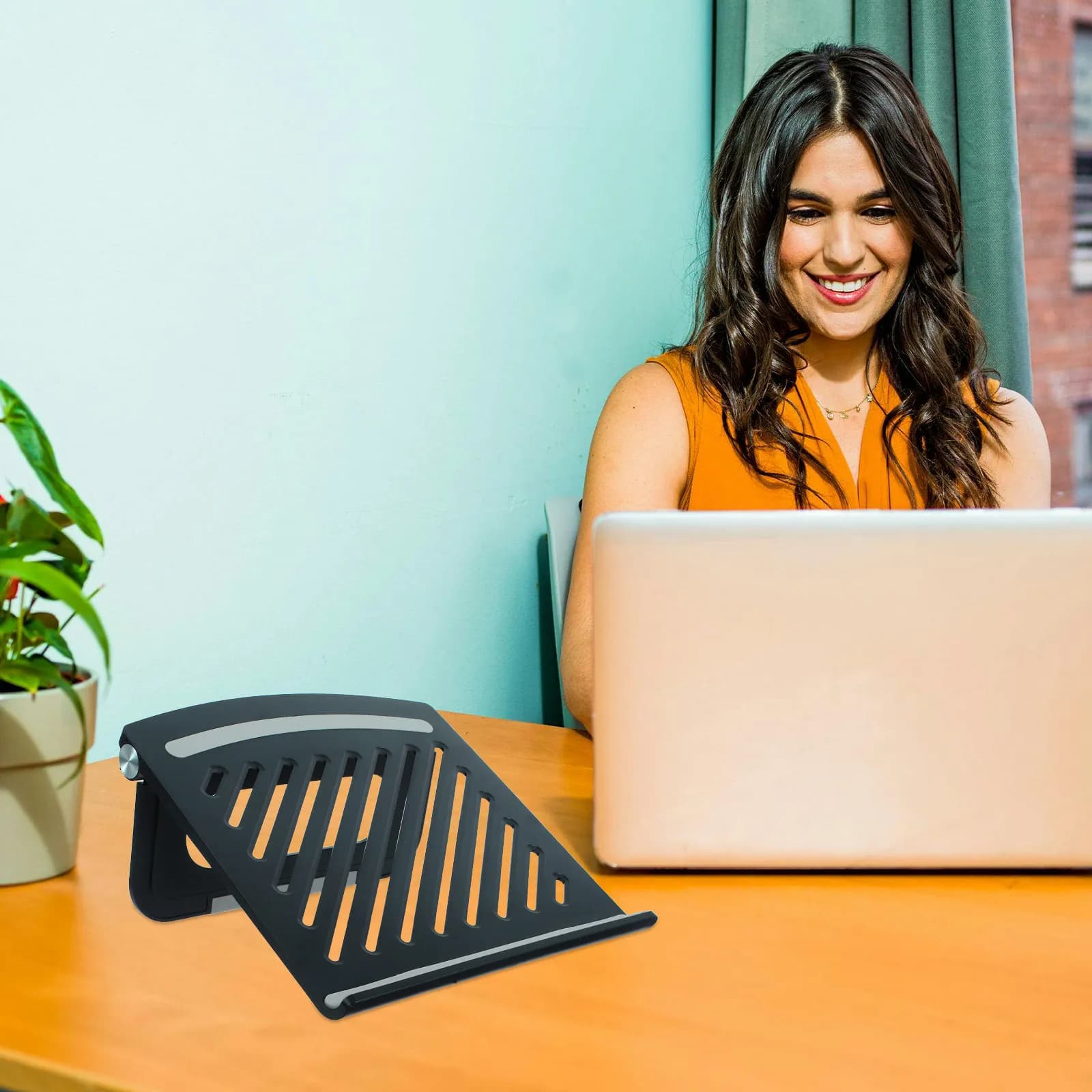 Supporto per Laptop Regolabile e Pieghevole, Rialzo da Scrivania Ventilato Multi-Angolo per Casa, Ufficio, Biblioteca, Riunioni, Caffetteria