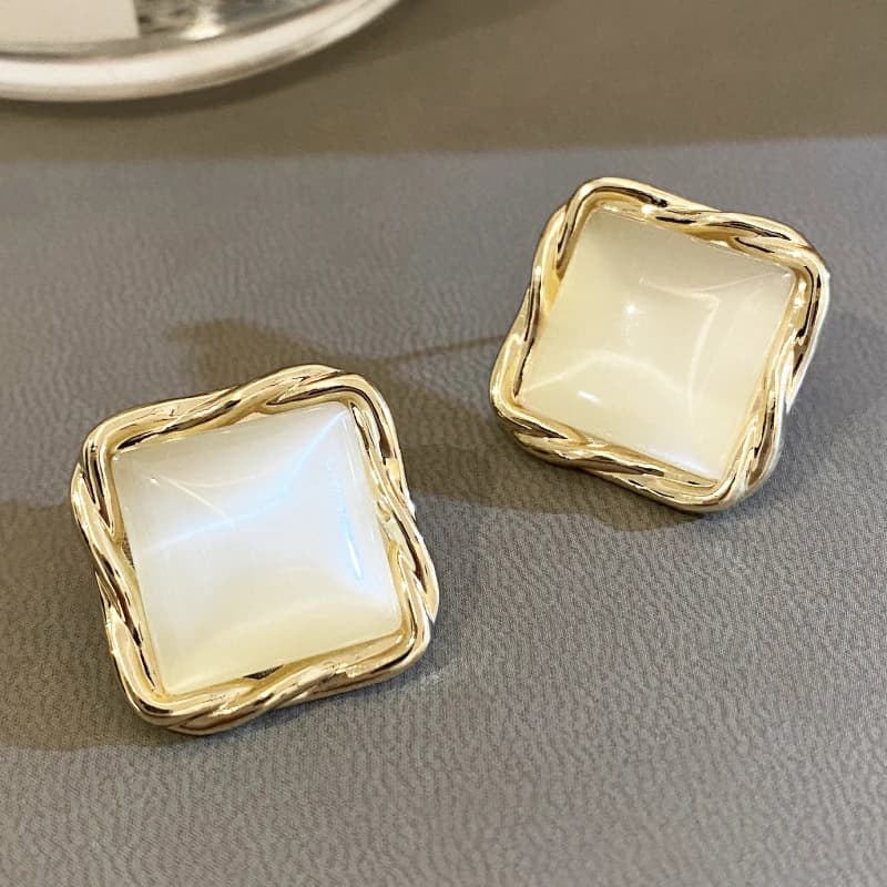 New beige square earrings for women Fashion Korean Girls Sweet Texture Jelly Design Unique Accessories for female ears 2025 new