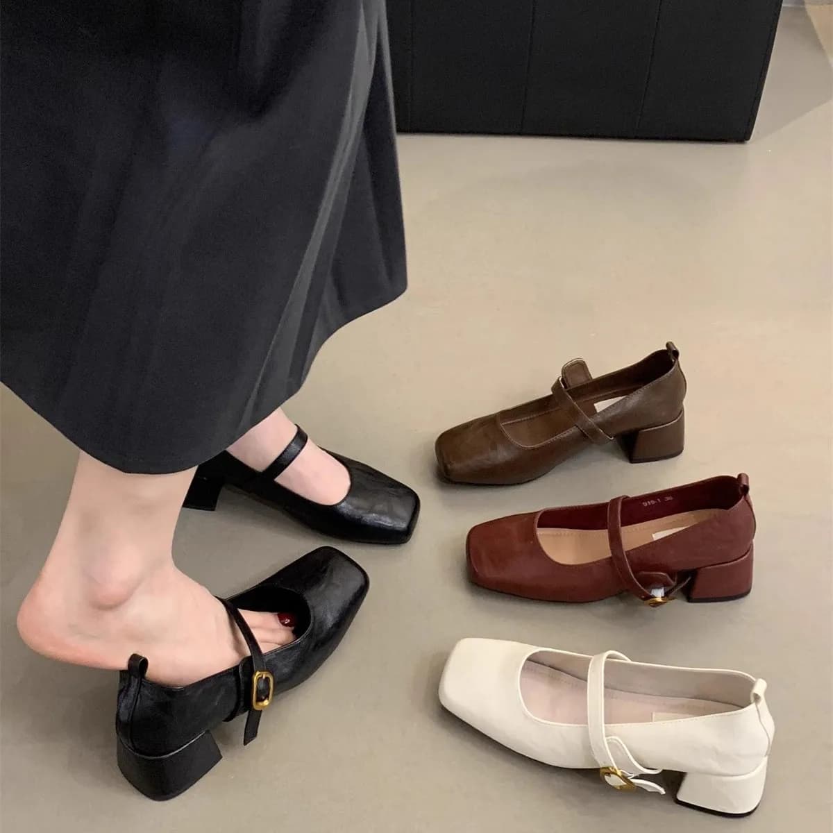 2025 Shoes Mary Jane Vintage Women's Shoes with Fashionable Square Tip Spring Autumn Elegant Sandals With Low Heel