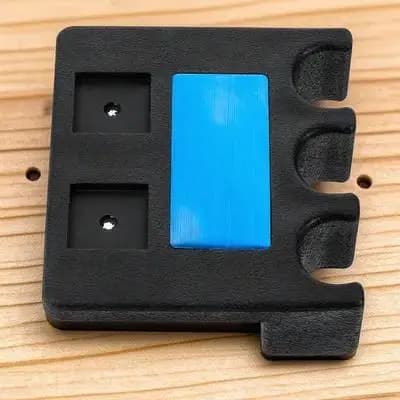 Supporto Robusto per Stecche da Biliardo in Metallo e Plastica, Espositore Autoadesivo per Stecche da Pool, Organizzatore Multi-Foro per Stecche