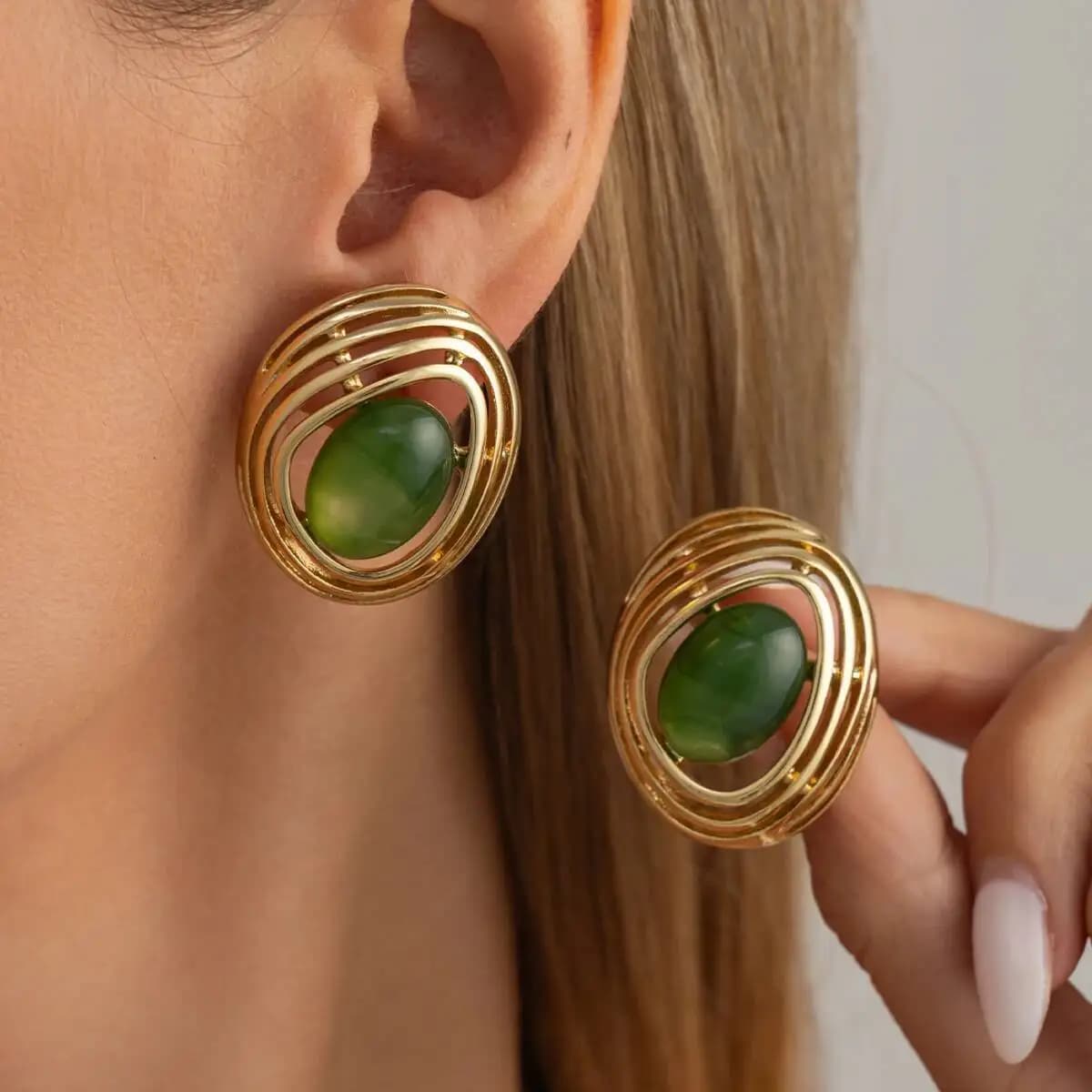 Ingemark Unique Punk Oval Resin Stud Earrings for Women Creative Vintage Hollow Metal Earrings 2026 New Party Jewelry Accessorie