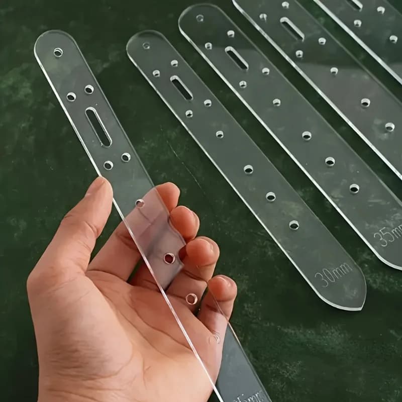 Set di modelli di punzonatura per fori per cintura in acrilico da 5 pezzi, strumento di posizionamento in pelle, bordo per batteria, set di modelli per fori per cintura trasparente, fai da te