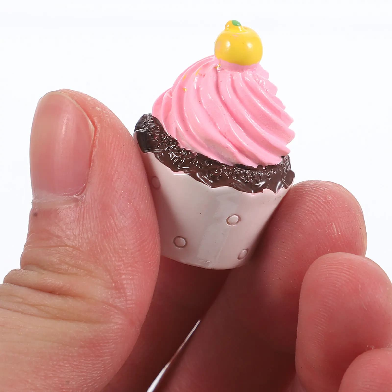 8Pcs Resin Simulated Cupcake DIY Charms Keychain Accessories Fridge Magnet Supplies Hair Clip Decor Craft Ornament Resin Craft