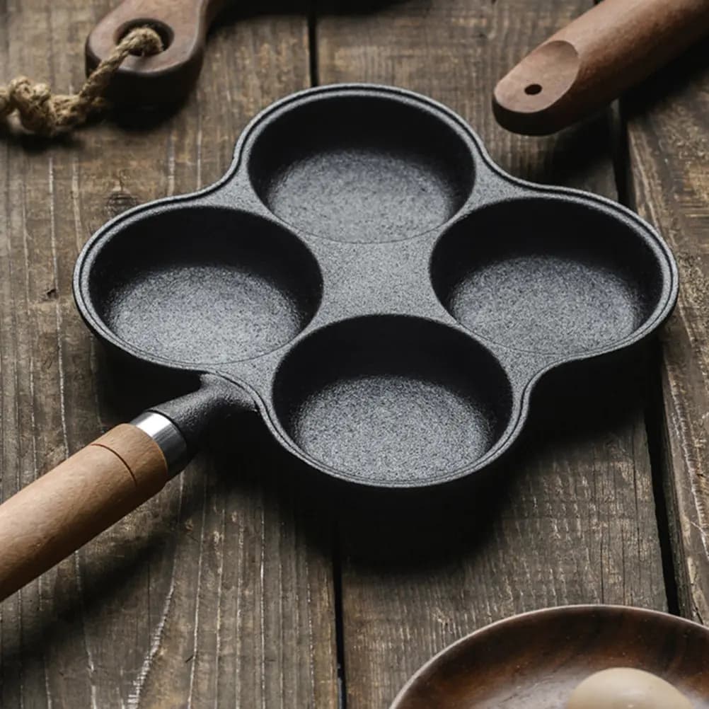 Padella Antiaderente a Quattro Fori per Uova e Omelette, Pentola per Pancake a Fondo Piatto, Anti-Deformazione, Distribuzione Uniforme del Calore