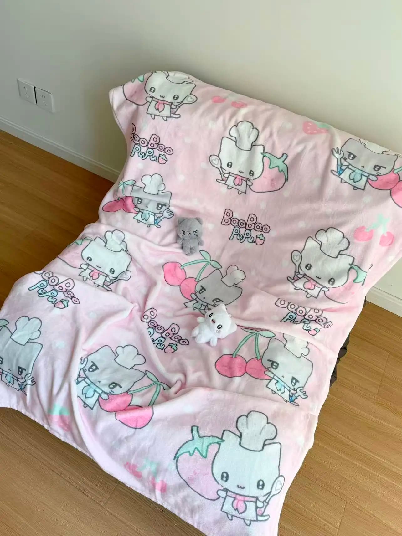 Coperta rosa carina in peluche, morbida in flanella, per tutte le stagioni, per divano, casa, ufficio, con personaggi iconici, calda ed elegante per il soggiorno