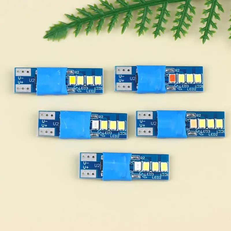 NUOVO Set 2 Pezzi Luci LED T10 Dinamiche per Interni Auto, Luce di Lettura, Indicatore di Posizione e Bagagliaio, Illuminazione Modificata a Doppia Punta