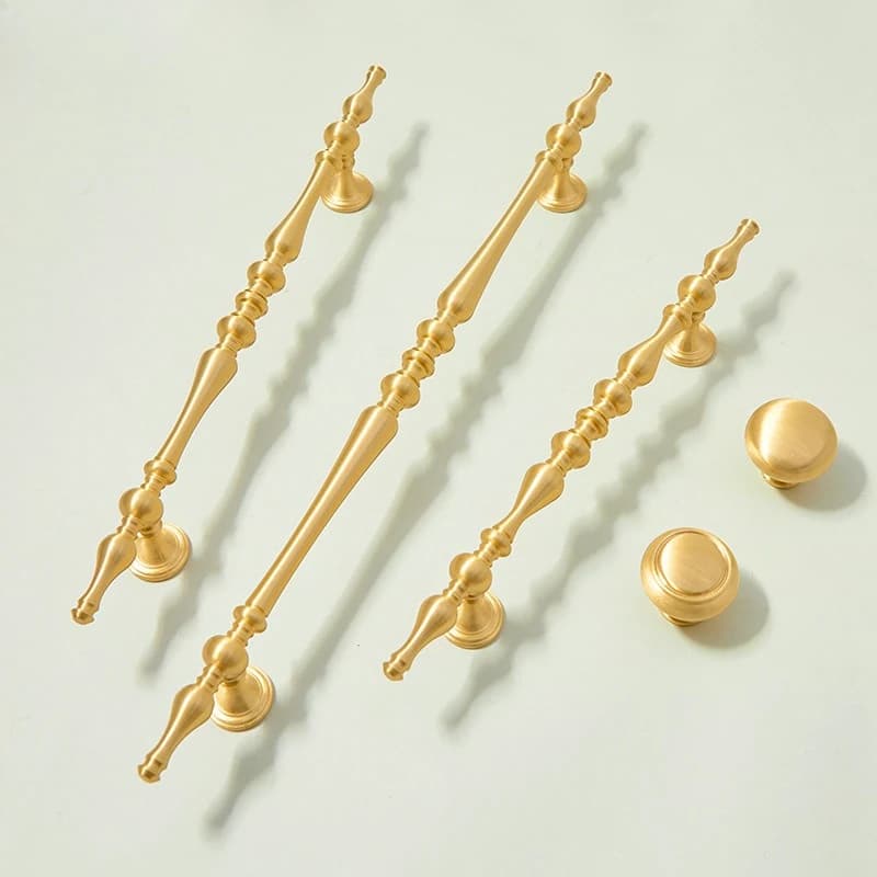 Maniglie per mobili francesi in ottone massiccio Maniglie in oro brillante per guardaroba e cassetti Maniglie per mobili da cucina con montaggio hardware di lusso