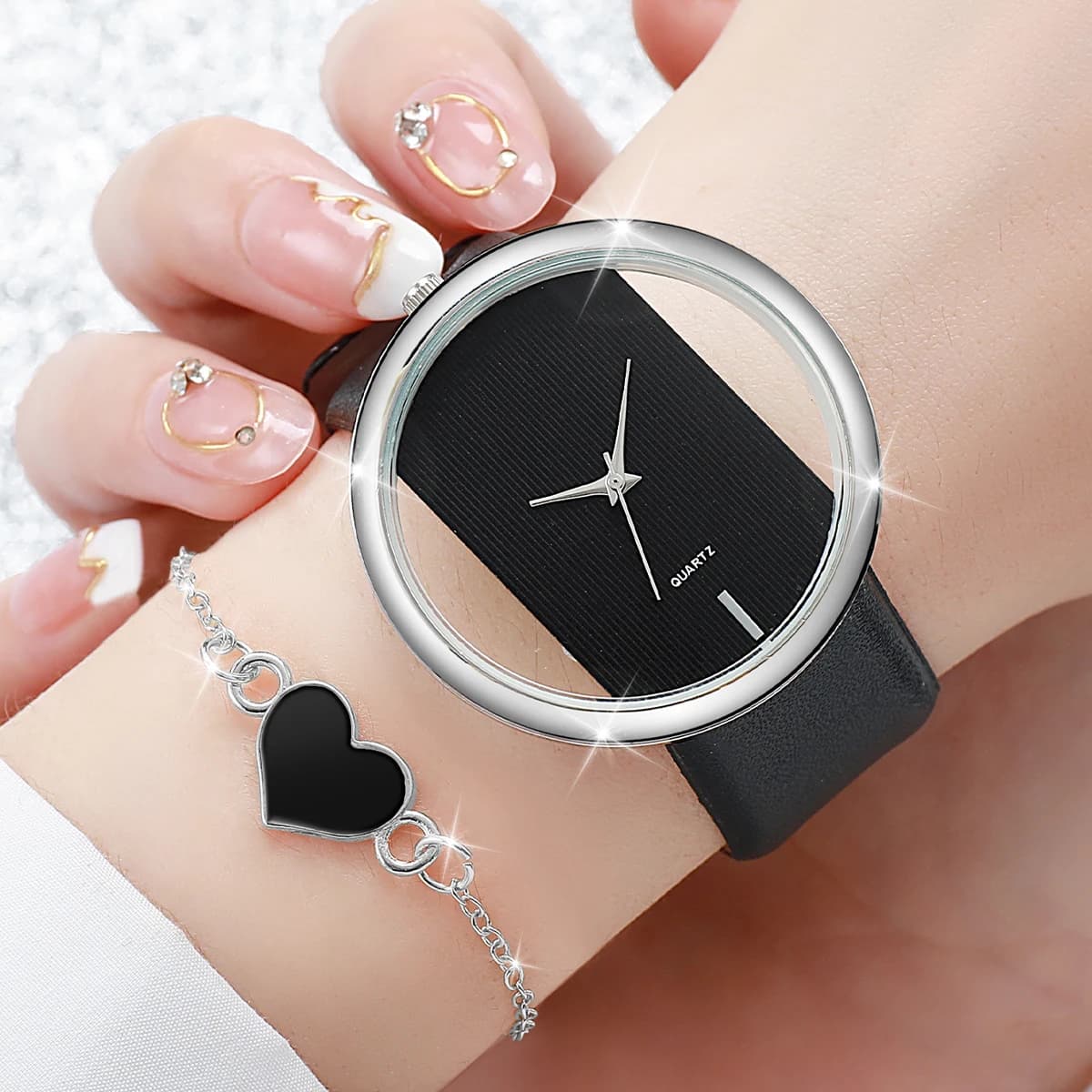 2 pcs/set woman watch Love bracelet Set Fashion Hollow Large dial leather strap quartz watches