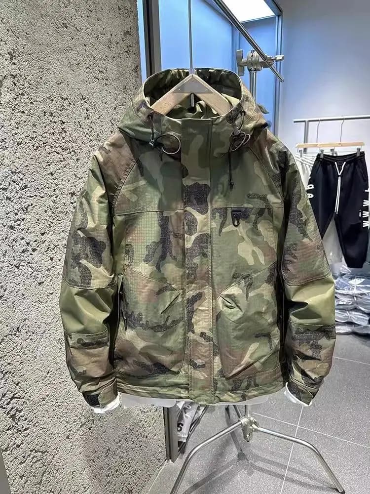 Giacca mimetica da uomo stile americano per esterni, giacca a vento con cappuccio alla moda primavera autunno, giacca da uomo ampia con tasche grandi