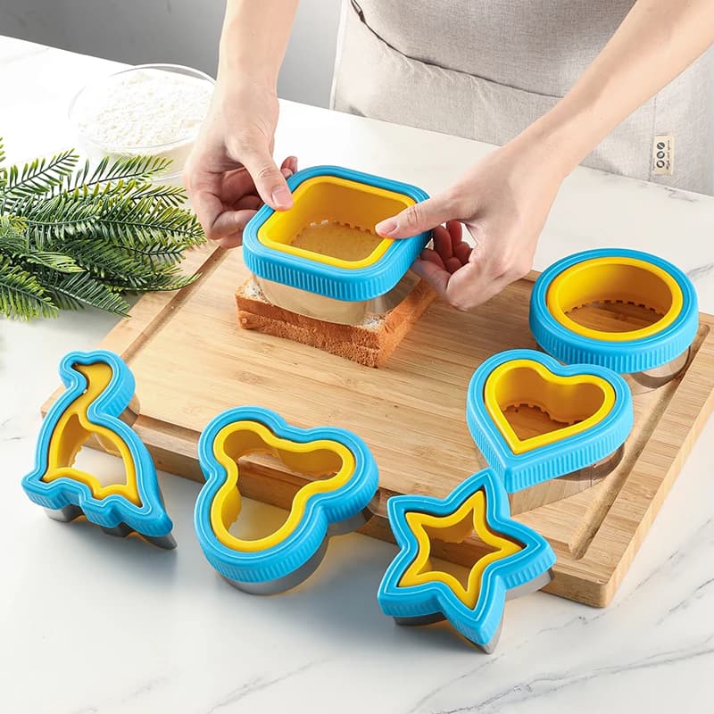 Sandwich Cutting Machine and Sealing Machine, Plastic Biscuit Cutting Machine, Home Use Kitchen Tools, Bakery Molds, Creative Cutting