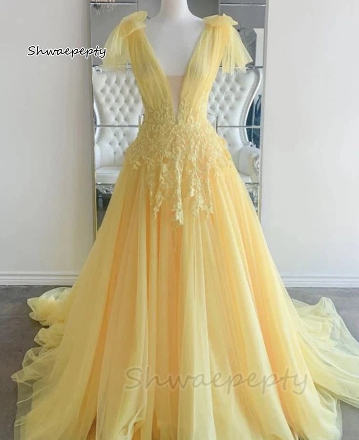 Light Yellow Evening Dresses V-neck Backless Long A-Line Tulle Prom Dress Lace Appliques Elegant Party Gown Customized