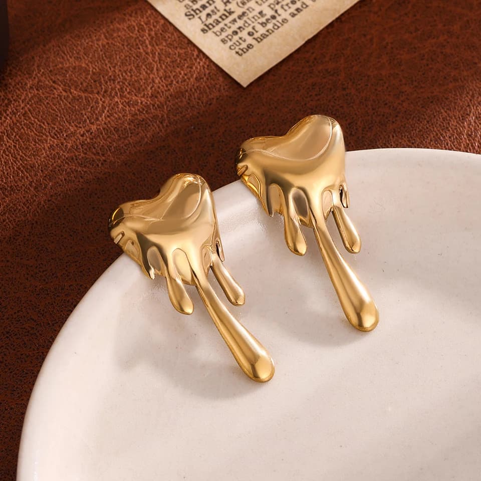ZAKOL Orecchini a bottone fusi a forma di cuore in acciaio inossidabile impermeabili alla moda per le donne Accessori per gioielli di moda francese per tutti i giorni
