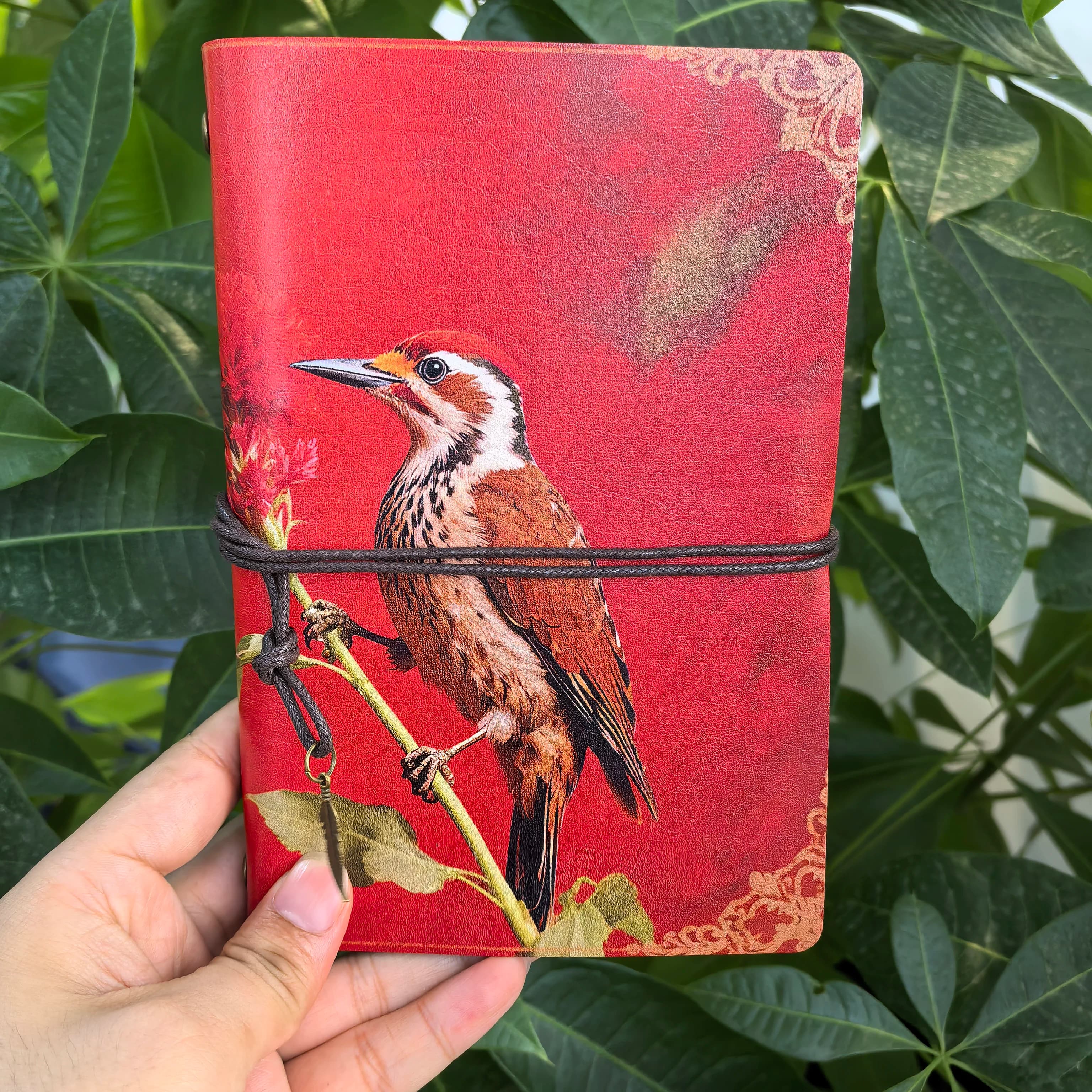 Vintage Style Notebook Woodpecker Bird & Bookshelf Print PU Leather Cover Journal with Feather Pendant for Art Sketching & Daily