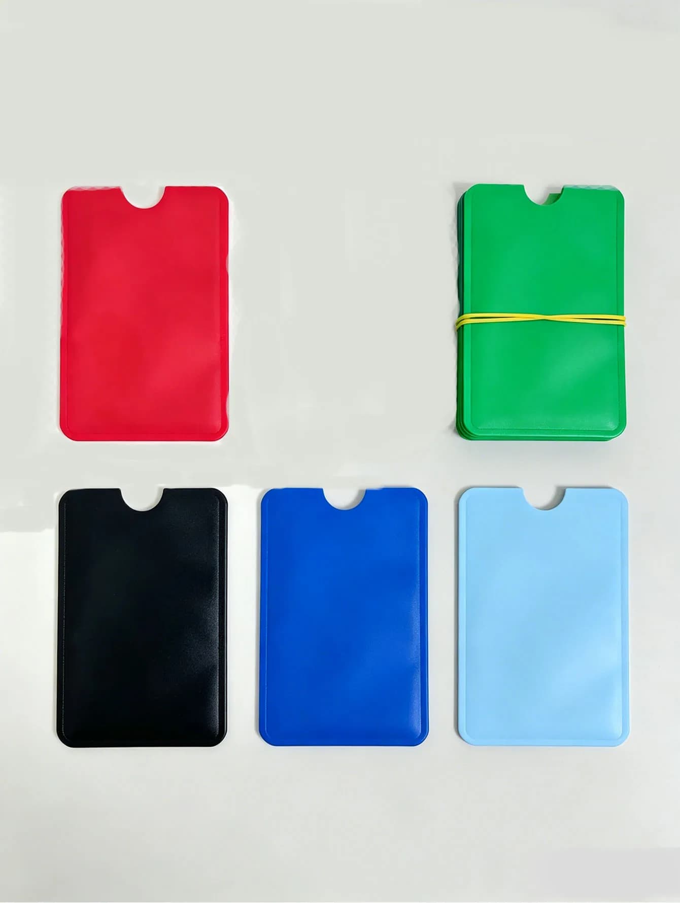 5 coperture per carte RFID in tinta unita - Protezione antifurto, protezione NFC per carte d'identità e carte di credito, copertura protettiva per carte