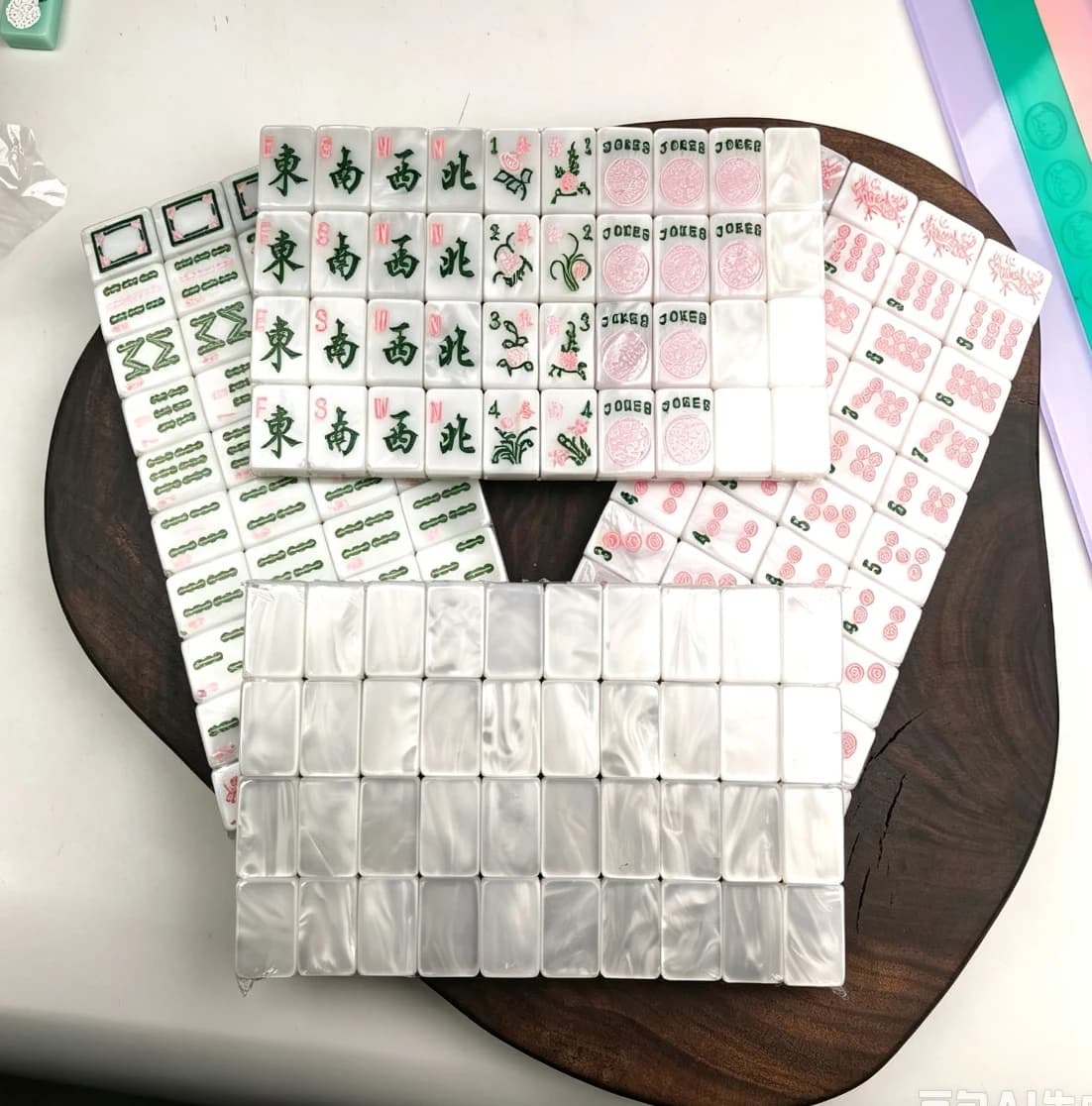 Pearl Texture Acrylic American Mahjong Set 160 Tiles 34mm Hand Painted Pink & Green Pattern Great for Family Gathering